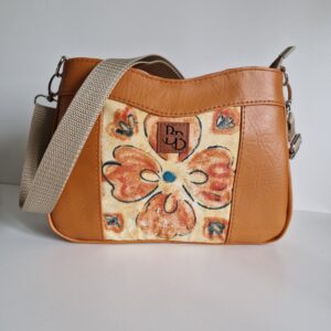 Eva Crossbody Bag – Timeless Eco-Leather Shoulder Bag with botanical Accent